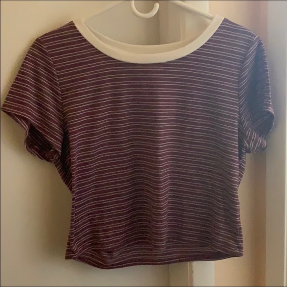 Tops - Striped crop tee 🦋